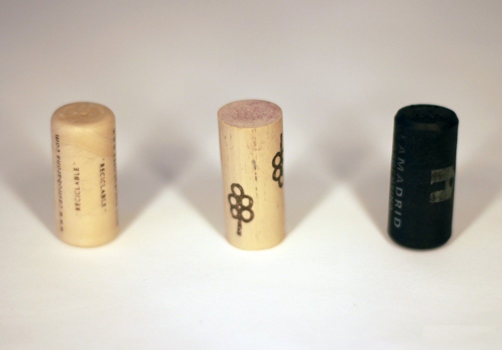 На картинке стандартные винные пробки, предотвращающие окисление вина