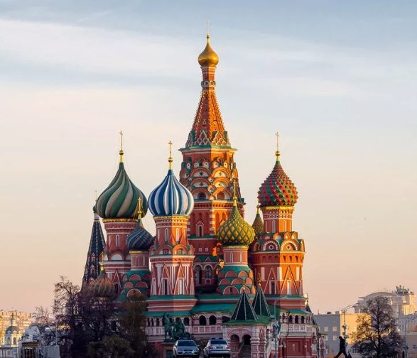 На фото показан собор Василия Блаженного в Москве